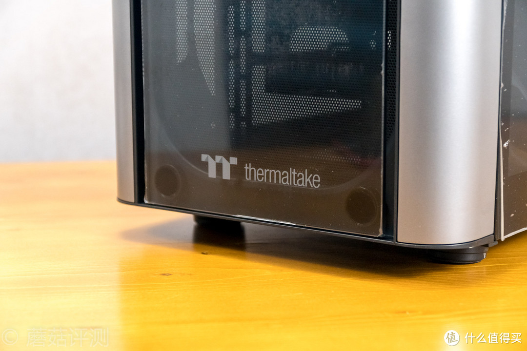 用料足斤足量、空间巨大且利用灵活——Tt（Thermaltake）Level 20 GT 黑色 全塔机箱