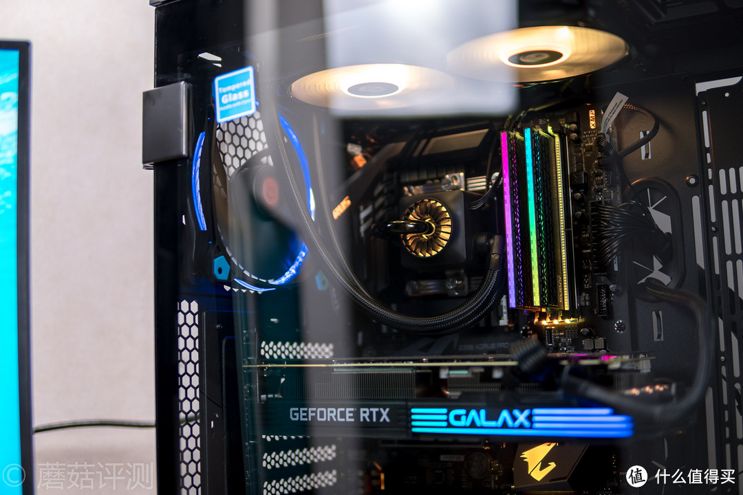 用料足斤足量、空间巨大且利用灵活——Tt(Thermaltake)Level 20 GT 黑色 全塔机箱