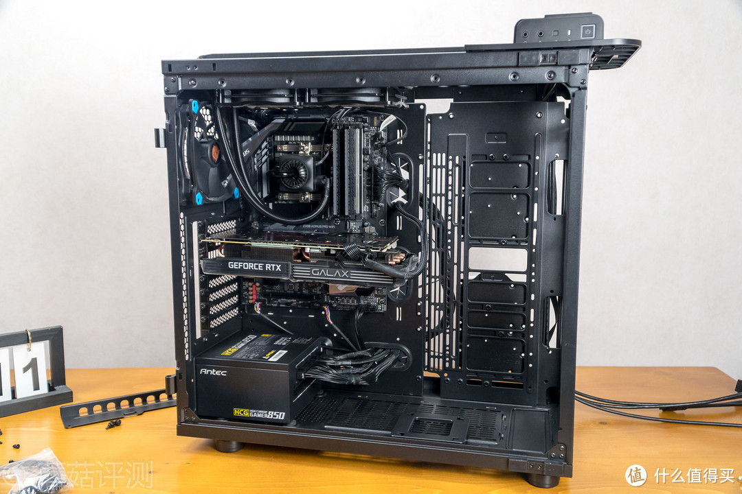 用料足斤足量、空间巨大且利用灵活——Tt(Thermaltake)Level 20 GT 黑色 全塔机箱