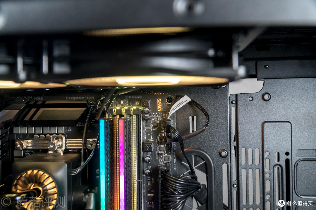 用料足斤足量、空间巨大且利用灵活——Tt(Thermaltake)Level 20 GT 黑色 全塔机箱