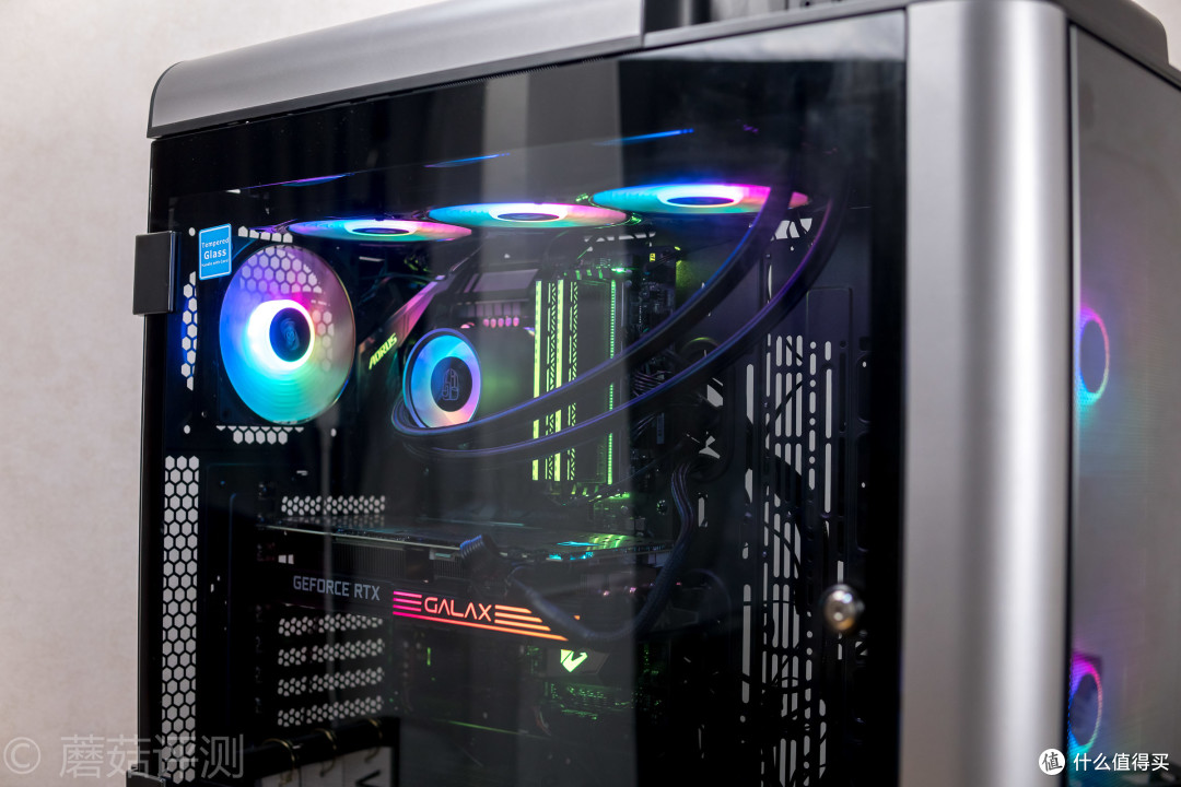 用料足斤足量、空间巨大且利用灵活——Tt(Thermaltake)Level 20 GT 黑色 全塔机箱