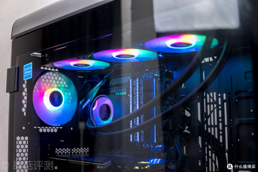 用料足斤足量、空间巨大且利用灵活——Tt(Thermaltake)Level 20 GT 黑色 全塔机箱