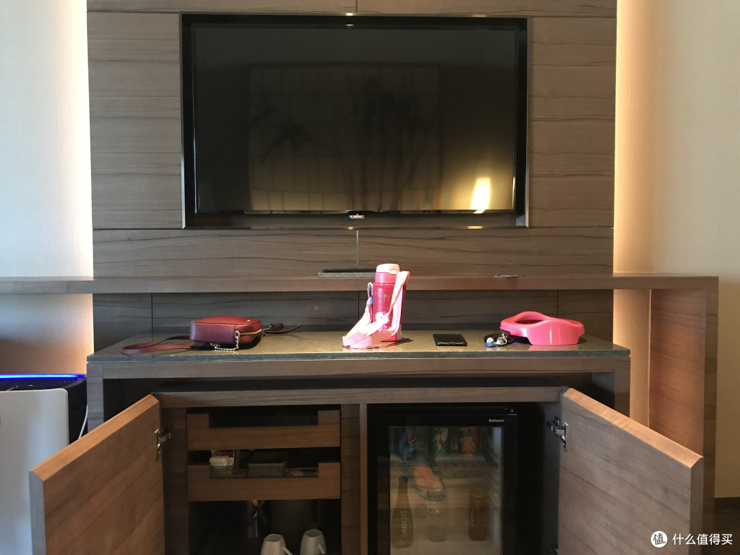 电视及mini bar