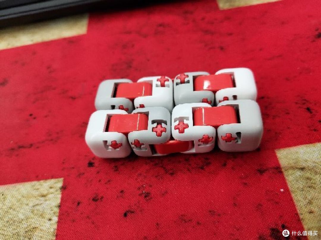 乡下人迟到的小玩具,米兔指尖积木简单开箱