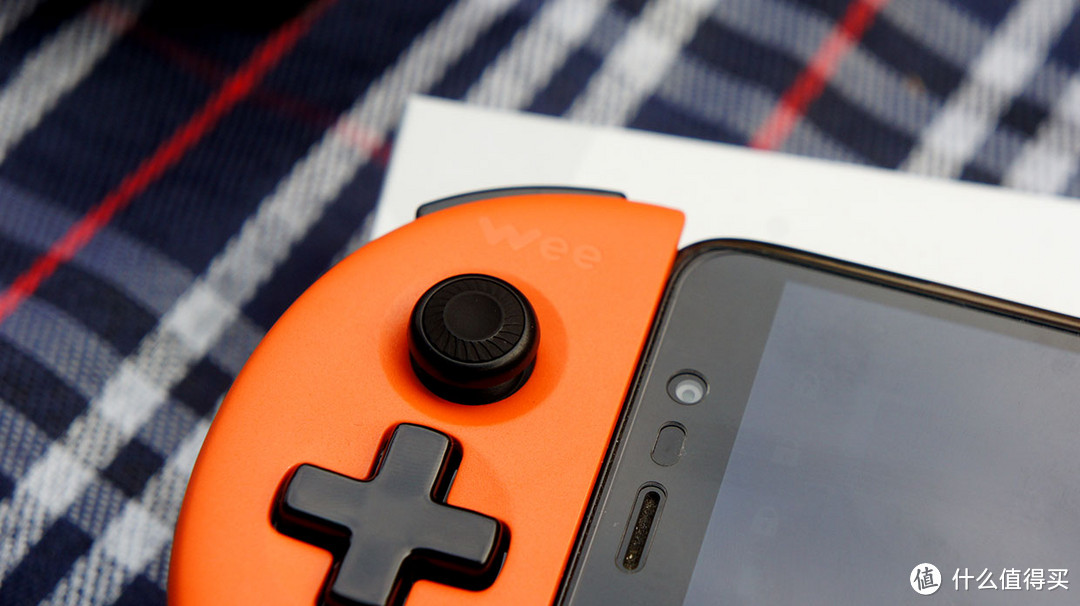 换个角度告诉你这手柄手感很特别的秘密飞智wee2t体验