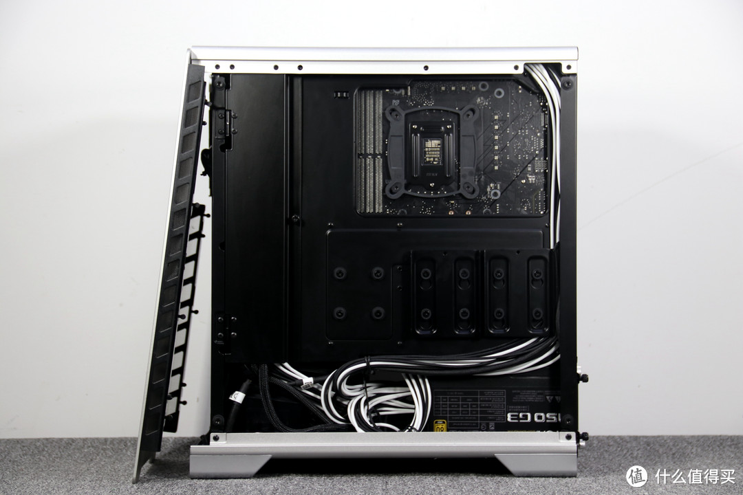 放置桌面的低调の铝，PHANTEKS MG 510装机评测