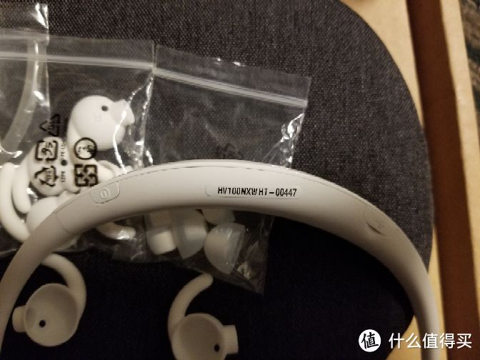 JBL EVEREST 100 蓝牙耳机简单开箱