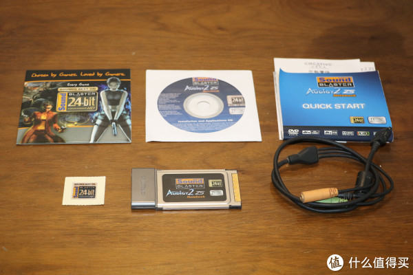 全家福：声卡、标贴、音频线缆、驱动光盘、DVD-Audio样本光盘、说明书等