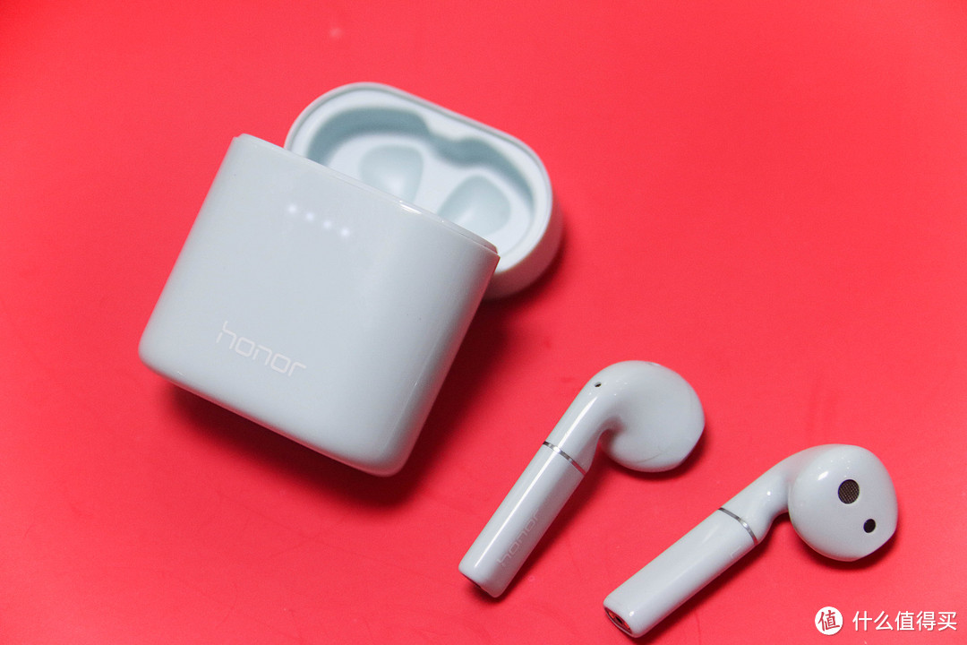 首款骨声纹AI智能无线耳机诞生，FlyPods Pro强势对飙Airpods