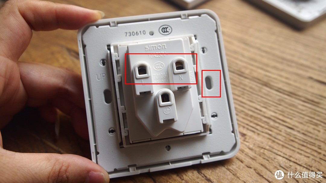 无边框开关插座实力拆解评测：罗格朗、施耐德、西门子、西蒙和公牛