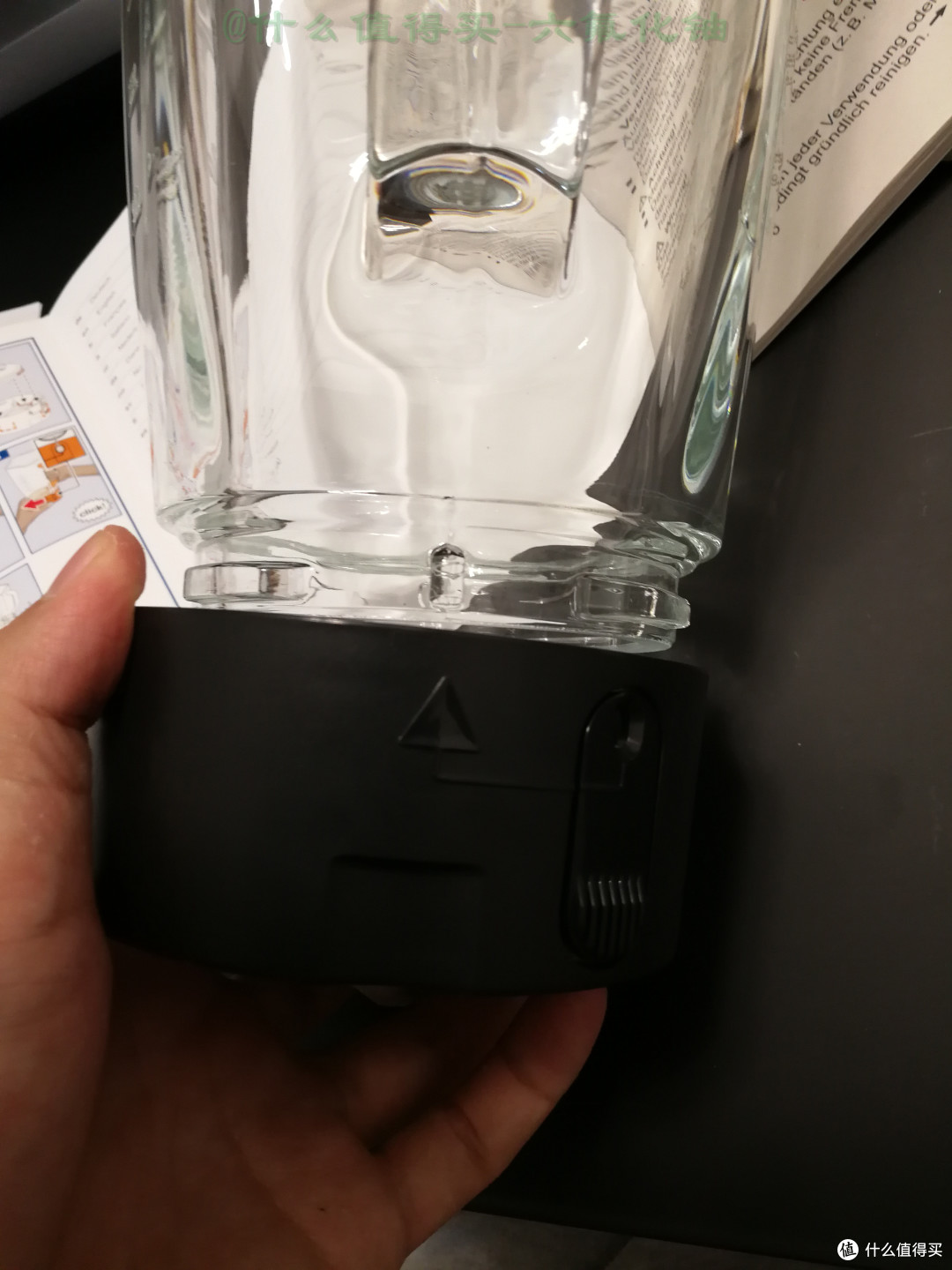 按箭头装上本体即可使用