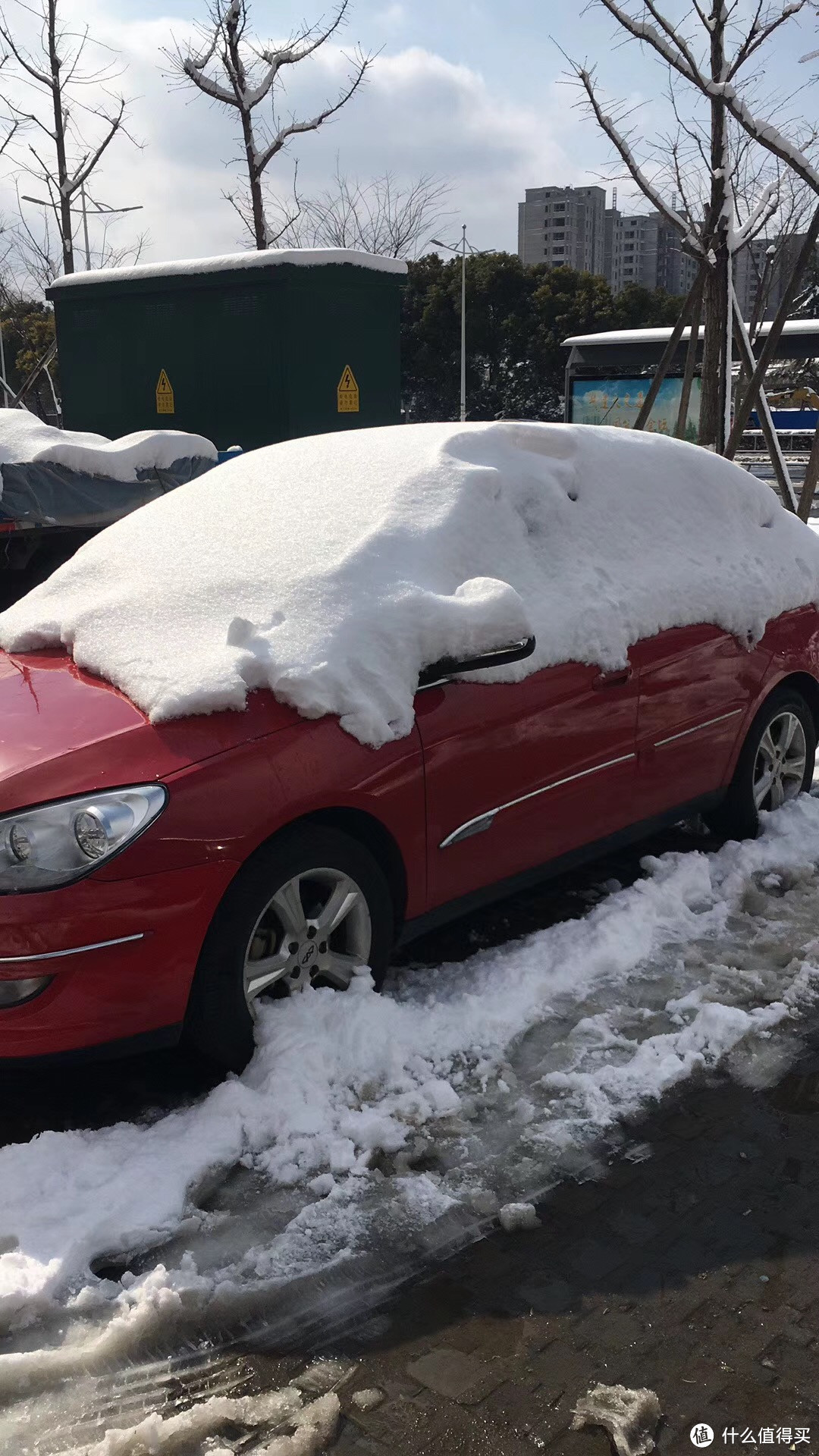 雪也干净，车也干净