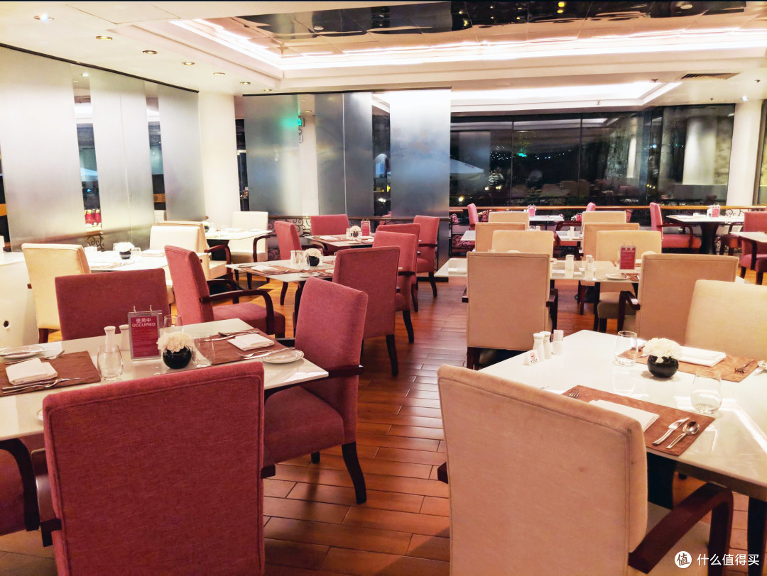 试吃试睡 第6期：大胃王挑战赛，真的有免费的晚餐！花园酒店自助餐试吃记录