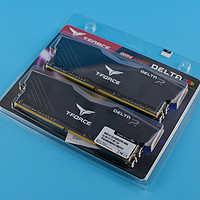 十铨 DELTA RGB系列 DDR4 3000 台式机内存外观展示(包装|logo|灯条|接口)