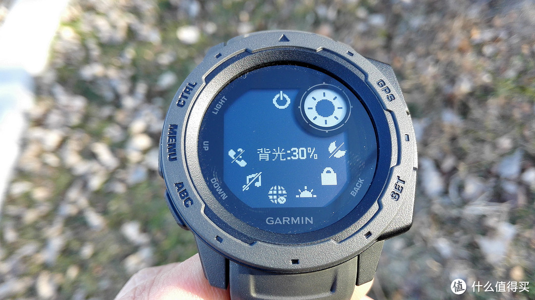 户外智能腕表中的一股清流－－Garmin Instinct