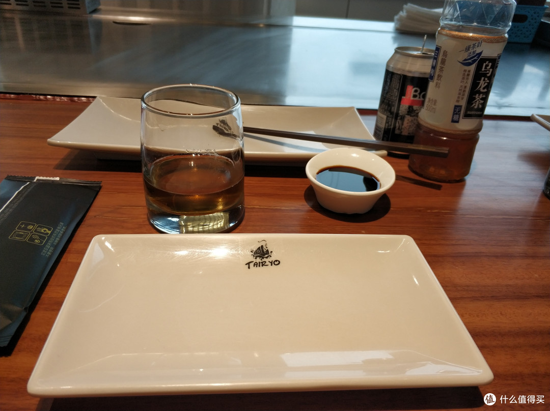 先喝点水……苏打配乌龙茶