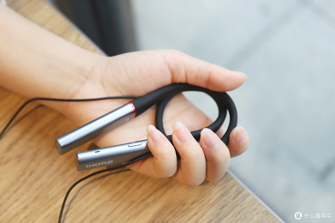 数码产品篇一万魔三单元蓝牙耳机搭载小米mix3极致体验