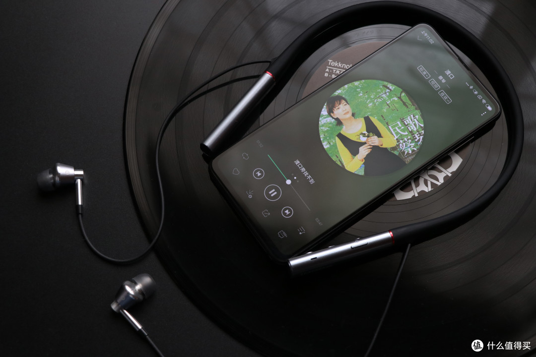 数码产品篇一万魔三单元蓝牙耳机搭载小米mix3极致体验