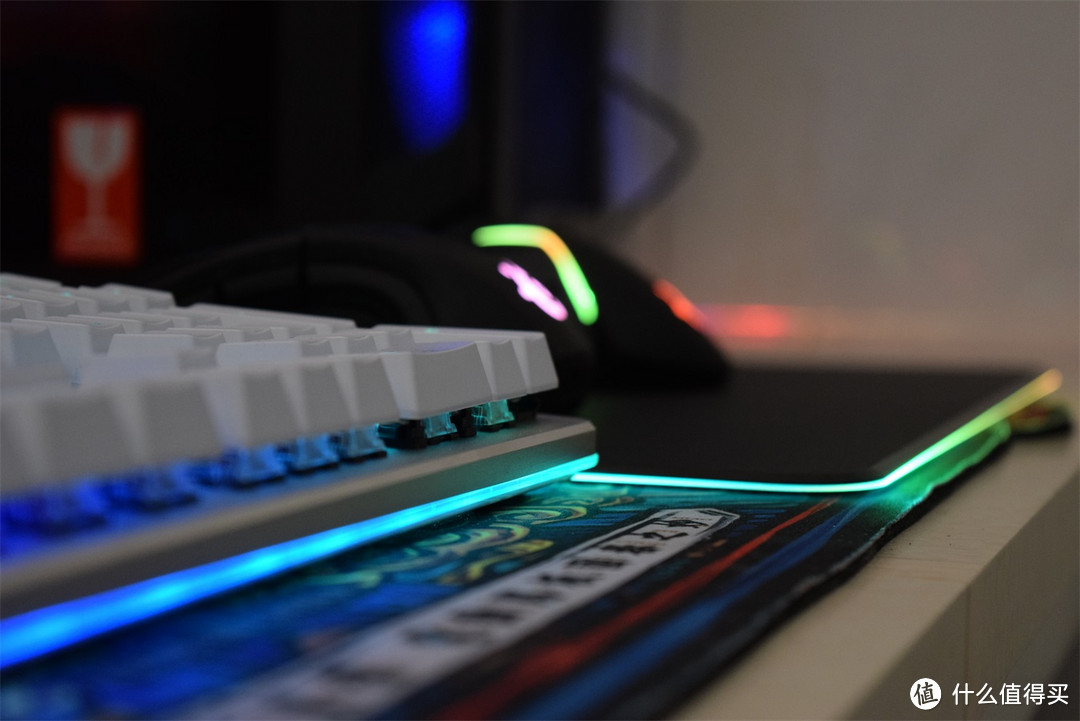 键盘灯光还可以这样设计  达尔优 EK925+YeeLight LED灯带