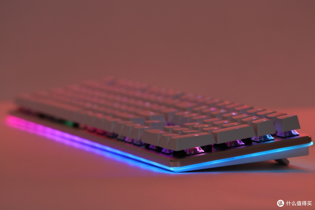 键盘灯光还可以这样设计 达尔优 EK925+YeeLight LED灯带
