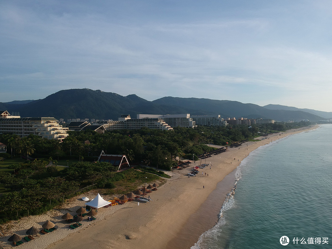 三亚海边靠山图片图片