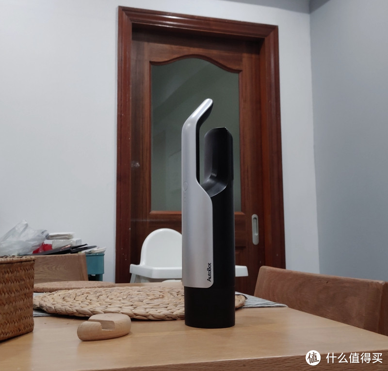 兼顾颜值、功能和小巧的无线车家两用吸尘器 – AutoBot V Lite吸尘器开箱评测