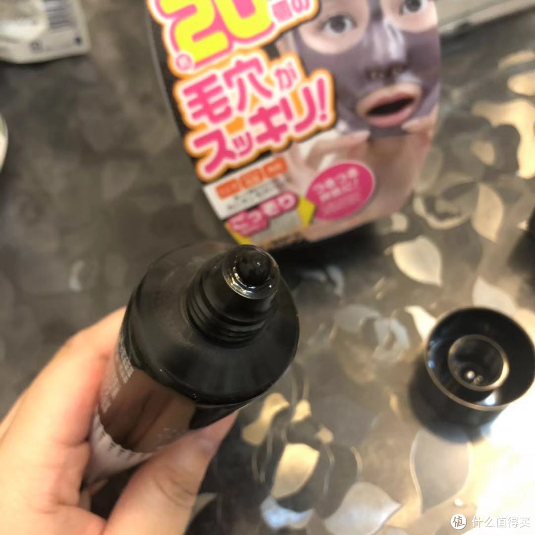 去粉刺黑头撕拉式面膜中最温和的就属BLACK GELPACK啦！