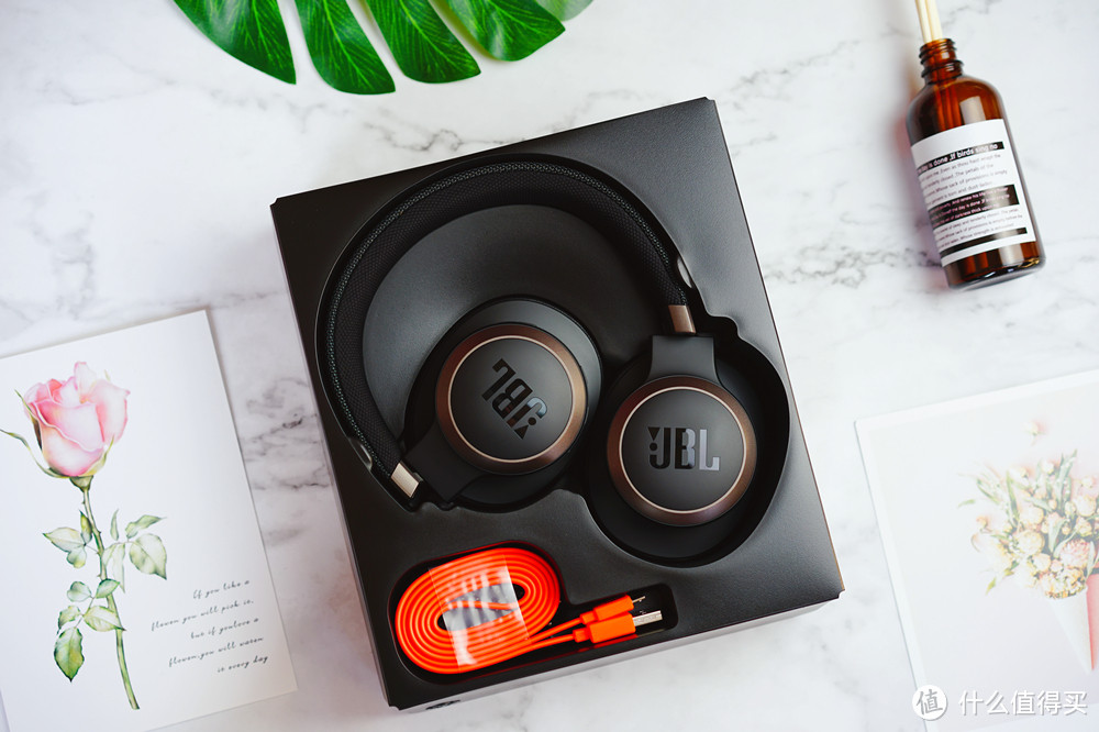 是蓝牙耳机，更是AI智能耳机—JBL LIVE650BT评测