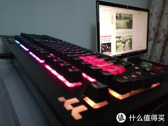 酷炫的灯光，有趣的体验——Tt X1星脉RGB键盘上手