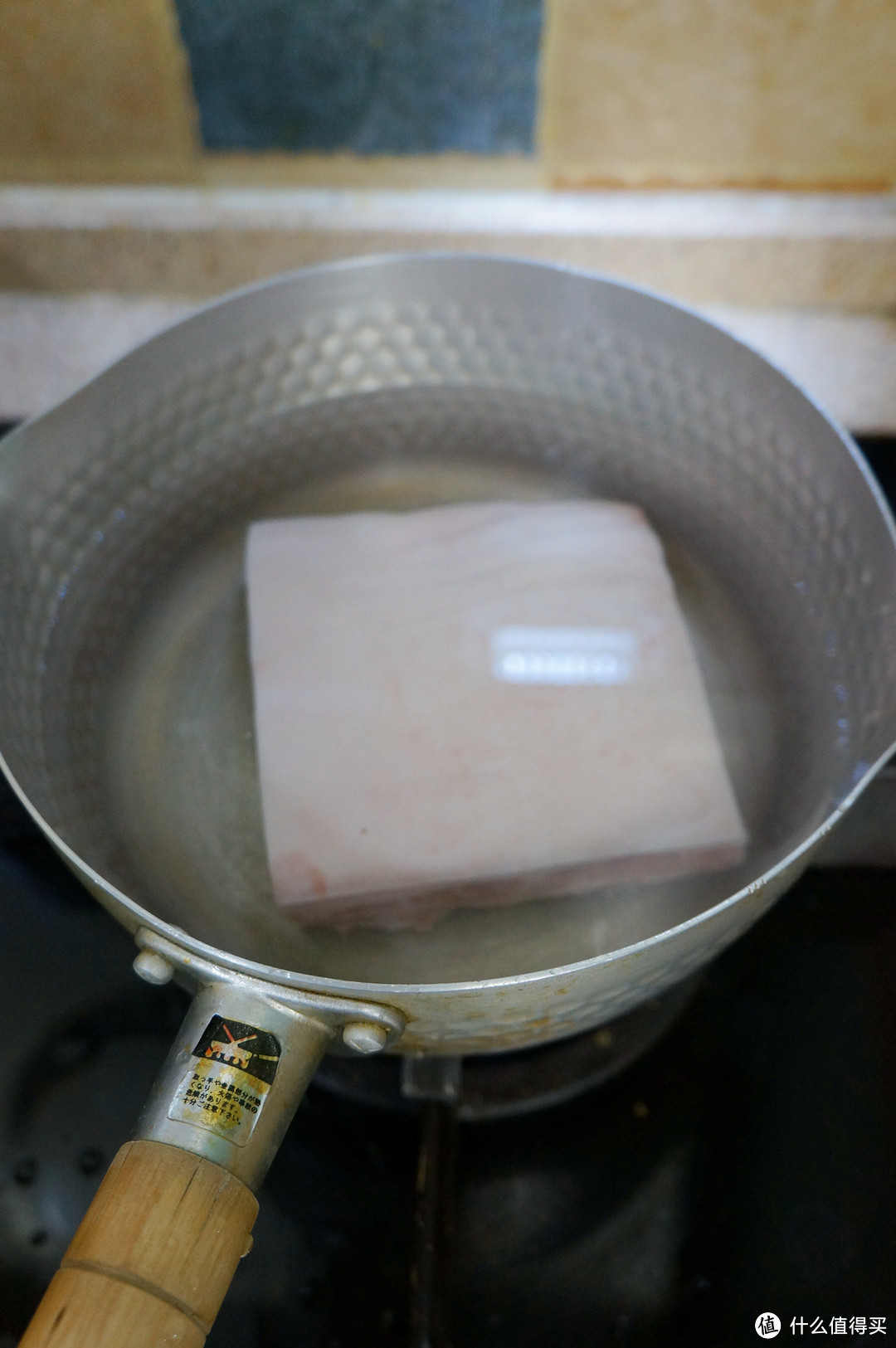 一壶酒,一块肉,满口香:成就东坡肉千古美名,换种酒来炖一样行