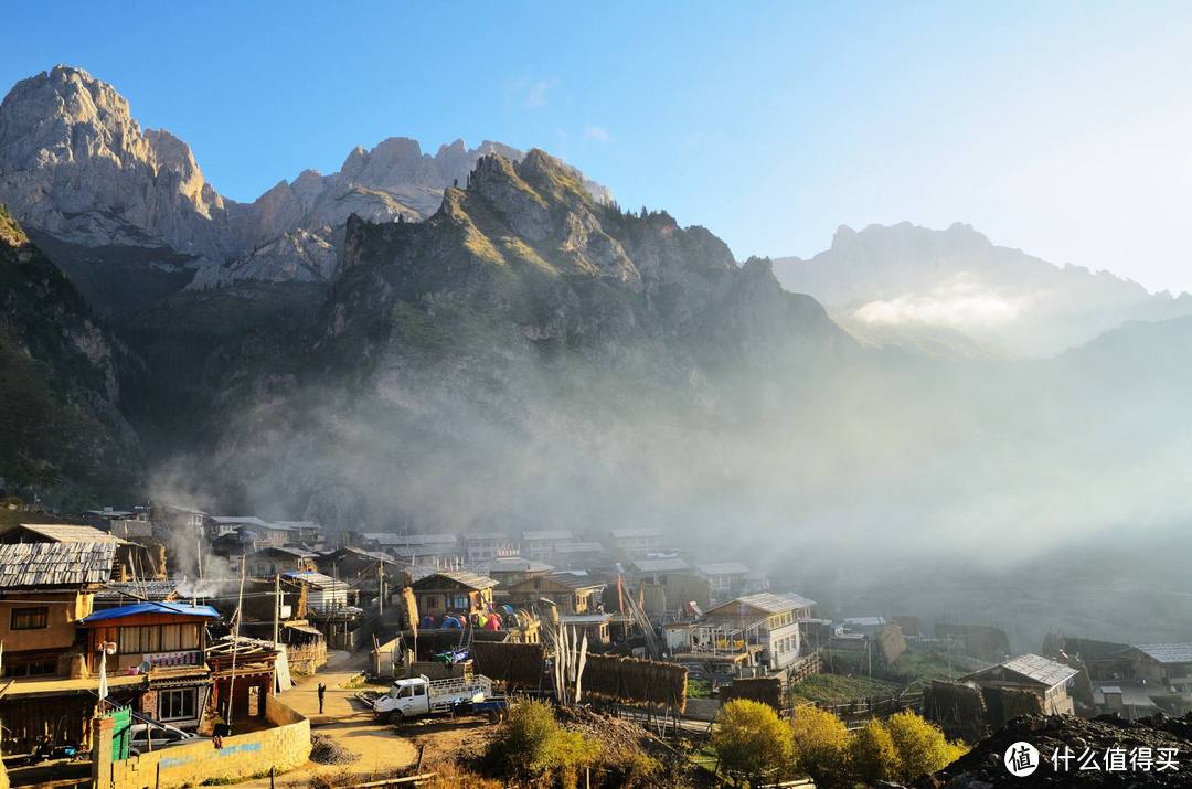 它是原生态藏寨,它是遗落在山中的伊甸园
