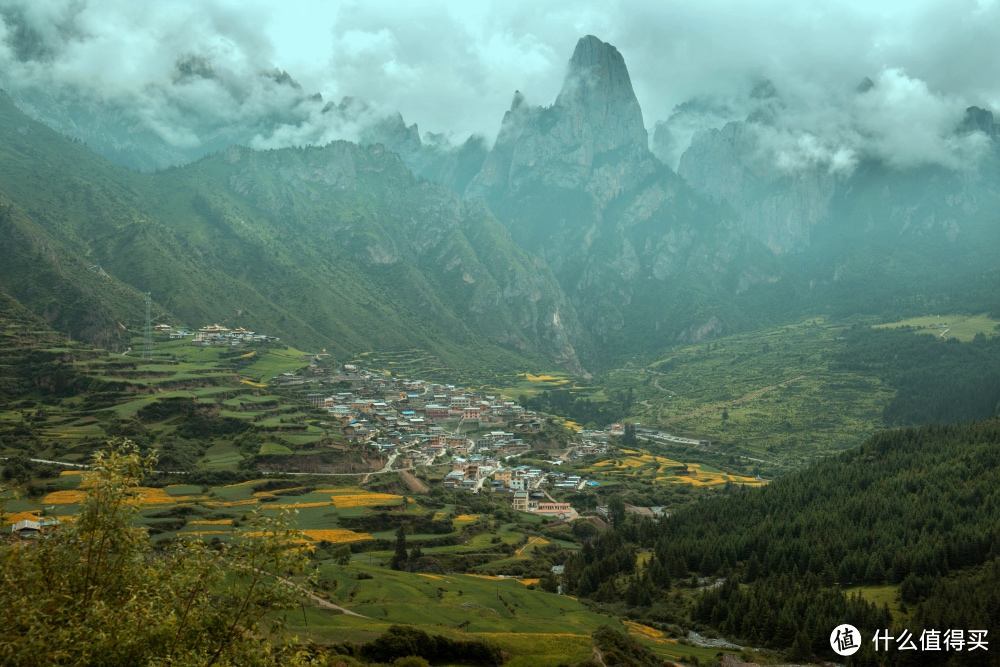它是原生态藏寨，它是遗落在山中的伊甸园