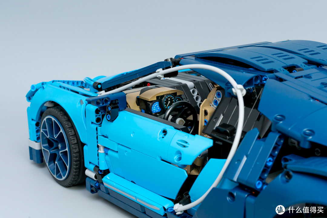 速度与性能的激情、科技与玩具的融合：LEGO 42083 Bugatti-Chiron（布加迪奇龙车模）评测