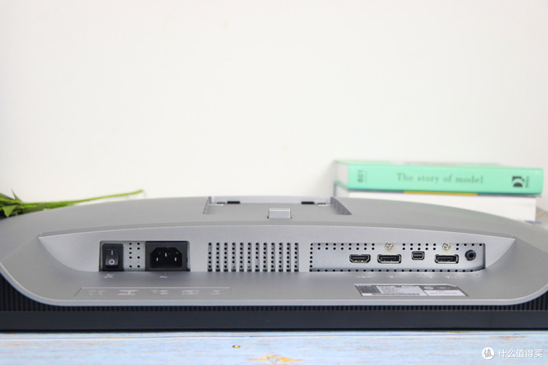 明基PD2710QC显示器让mac摆脱价格昂贵的拓展坞