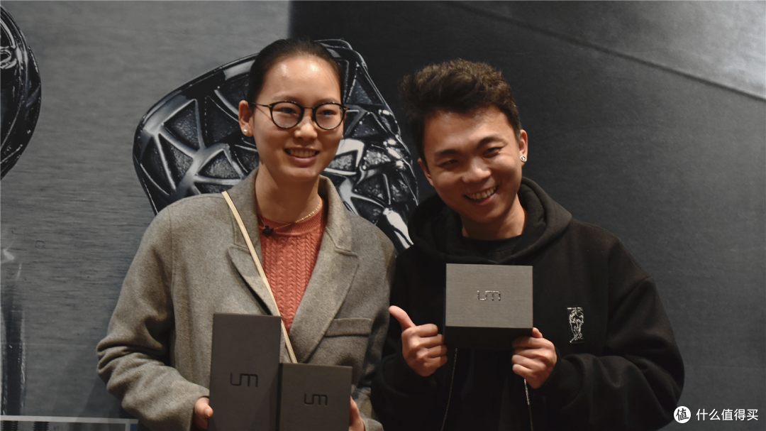 UM在广州搞了场发布会,发布了国产首款3D打印钛合金耳机