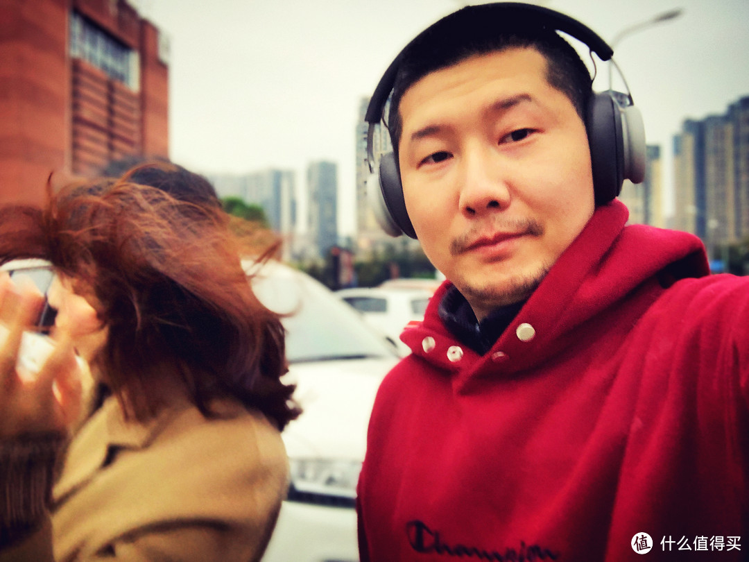 高颜值的通勤神器,随身低音炮——B&O BeoplayH4无线蓝牙头戴音乐运动耳机详细听音评测