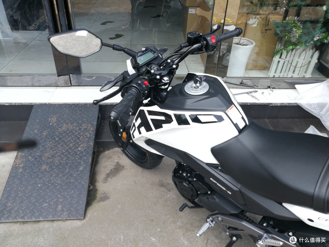从考证到上路,新手年轻人的第一台摩托车—春风狒狒ST