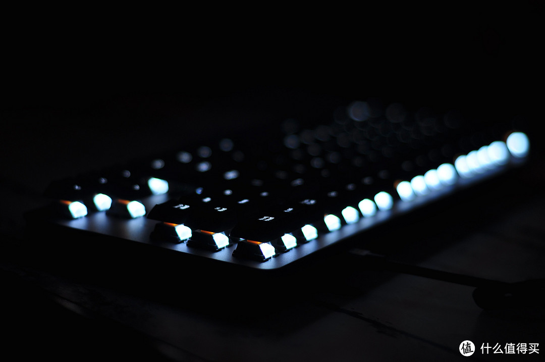 暗夜精灵如影随形，雷蛇黑寡妇蜘蛛机械键盘轻装版体验