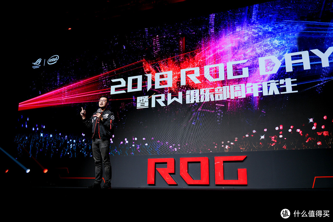 2018 ROG DAY：华硕 ROG MAXIMUS XI APEX 主板首秀