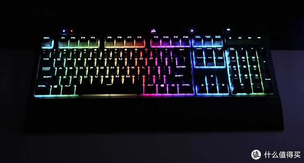 真爱粉终于获得宝贵的船票 海盗船STRAFE RGB MK.2开箱评测