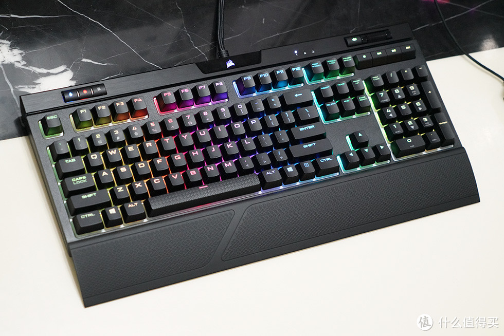 真爱粉终于获得宝贵的船票 海盗船STRAFE RGB MK.2开箱评测