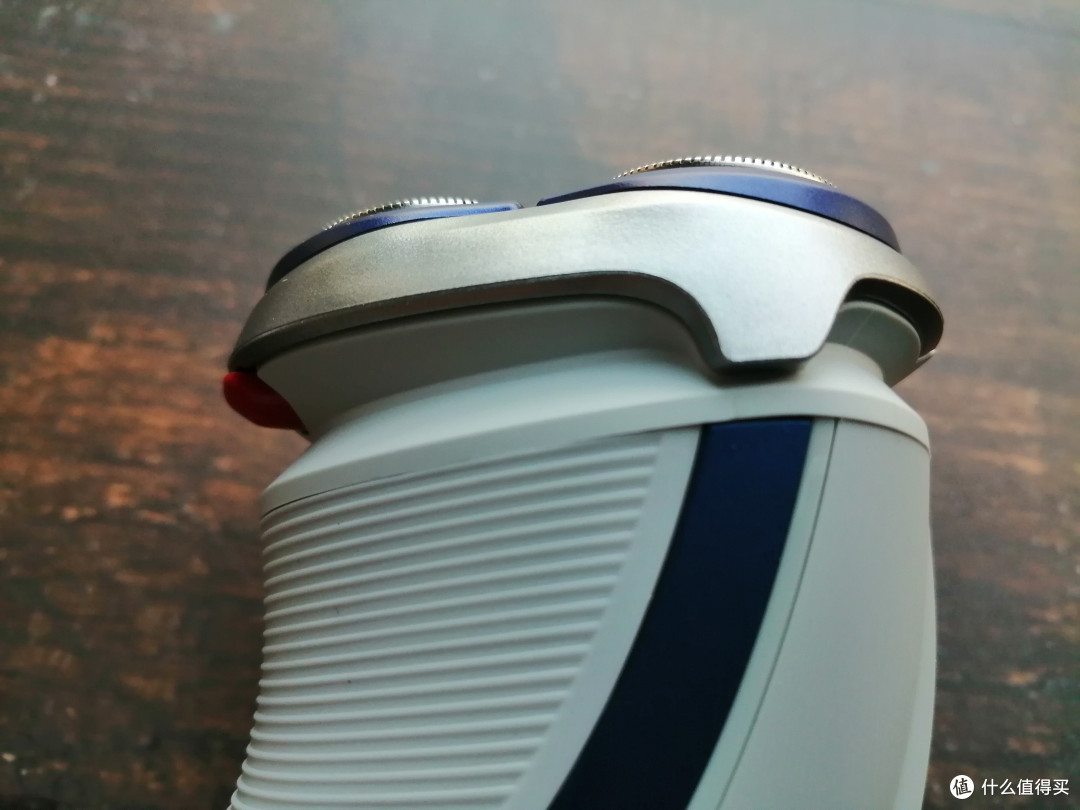 R2-D2陪伴我的每个清晨——PHILIPS StarWars R2-D2剃须刀简评