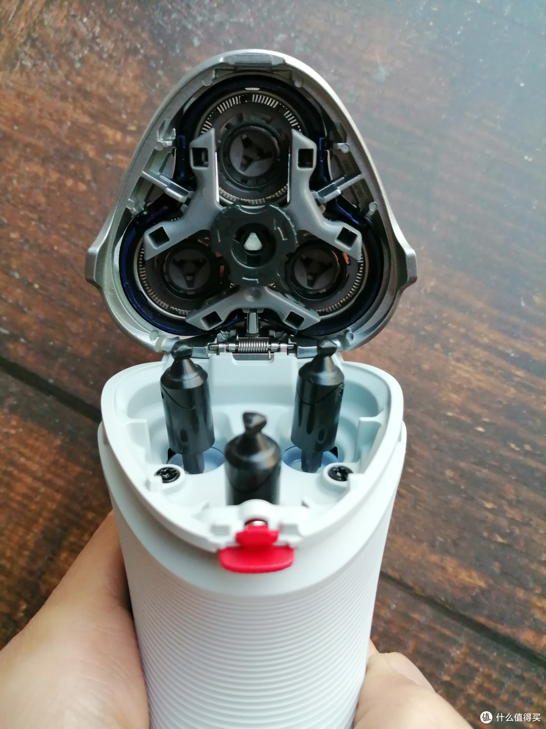 R2-D2陪伴我的每个清晨——PHILIPS StarWars R2-D2剃须刀简评