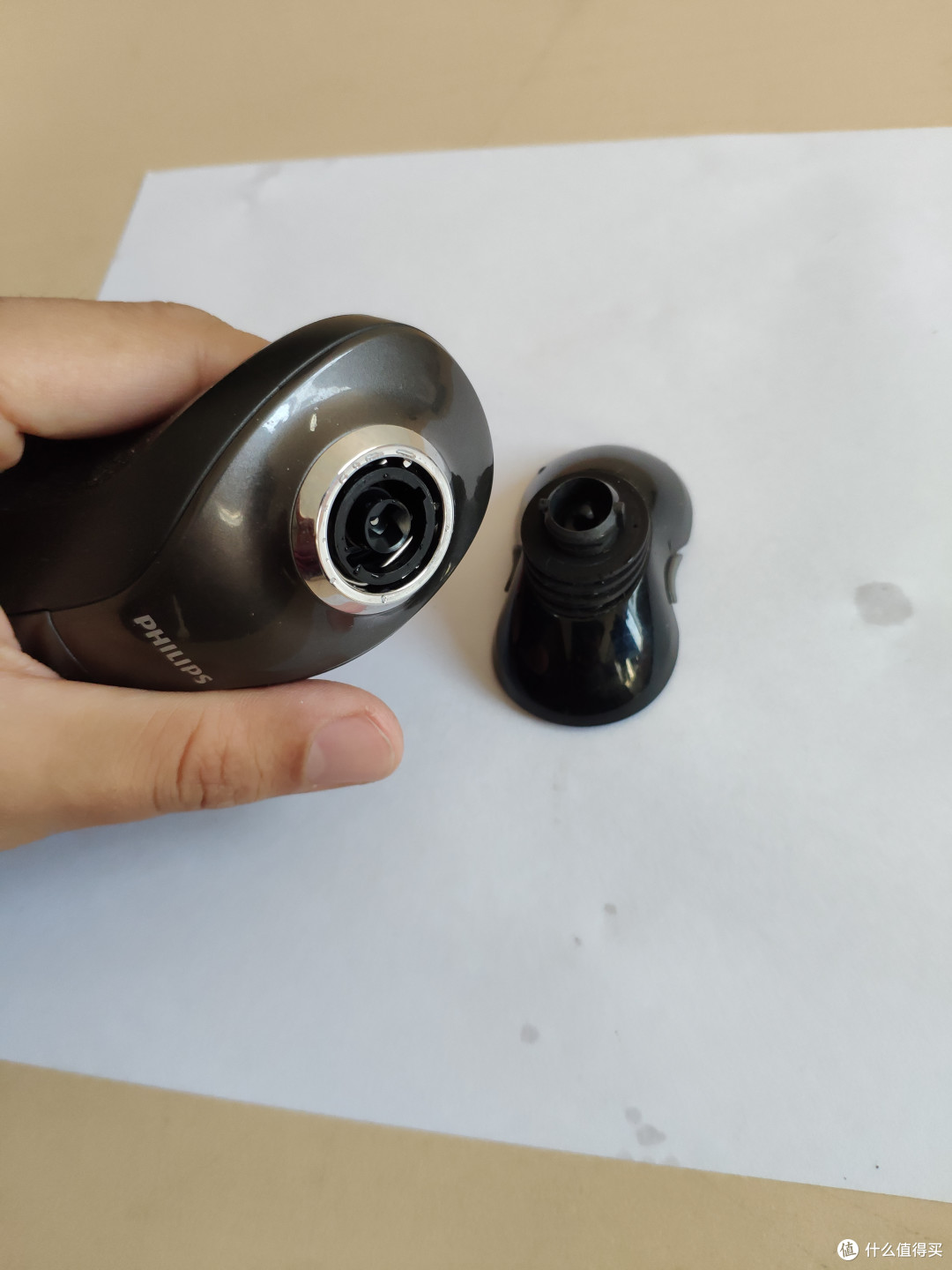 旧飞利浦(PhilipsRQ360锐锋系列)剃须刀拆解更换充电电池复活全过程