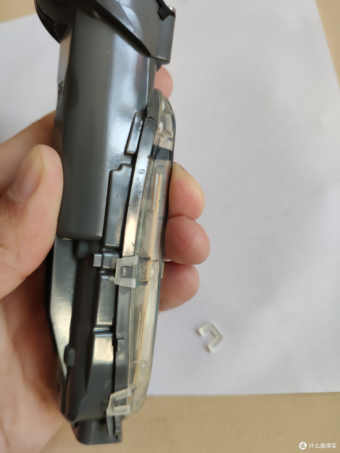 旧飞利浦(PhilipsRQ360锐锋系列)剃须刀拆解更换充电电池复活全过程