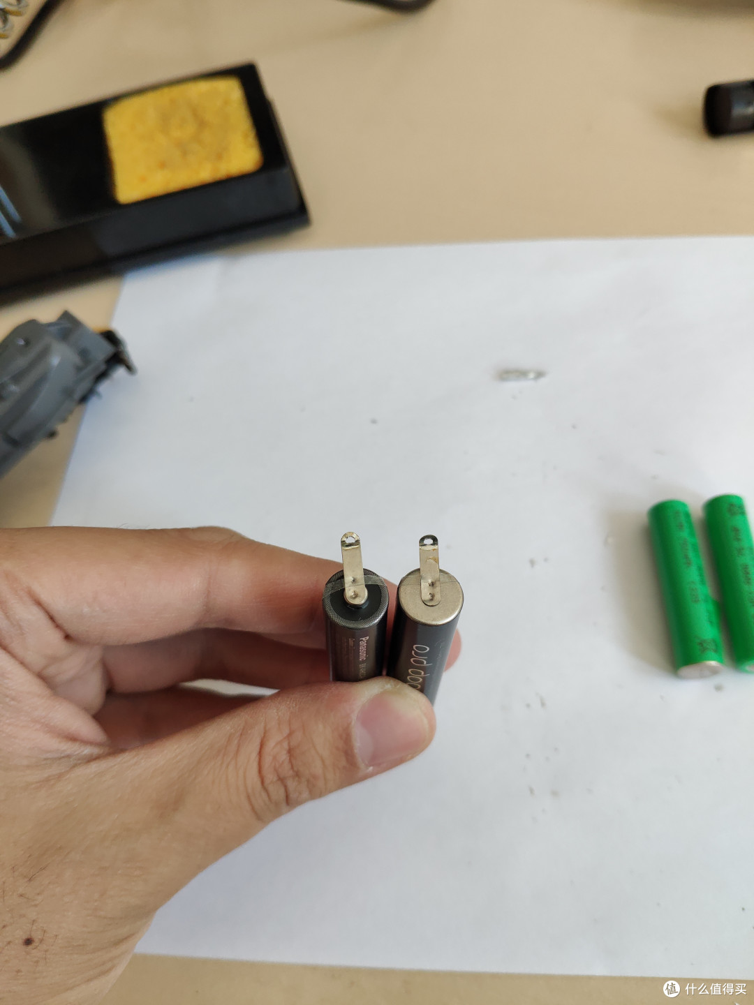 旧飞利浦(PhilipsRQ360锐锋系列)剃须刀拆解更换充电电池复活全过程