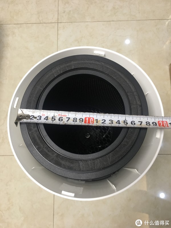 滤芯直径约18cm，另外可见滤芯有层海绵，用于使用时防止漏风