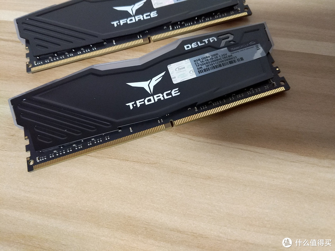 Team 十铨 DELTA RGB系列 DDR4 3000 8G 台式机内存开箱简测