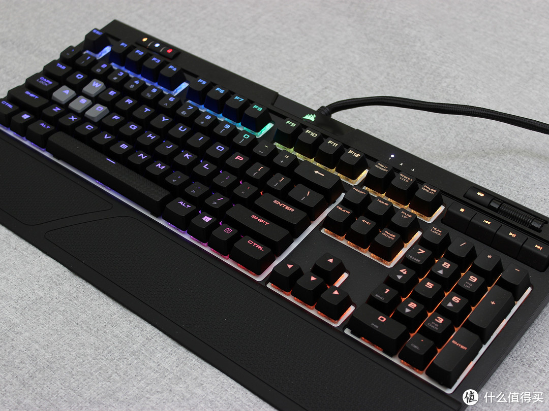 双兔傍地走，安能辨我是雄雌—海盗船 惩戒者STRAFE RGB MK.2 开箱体验