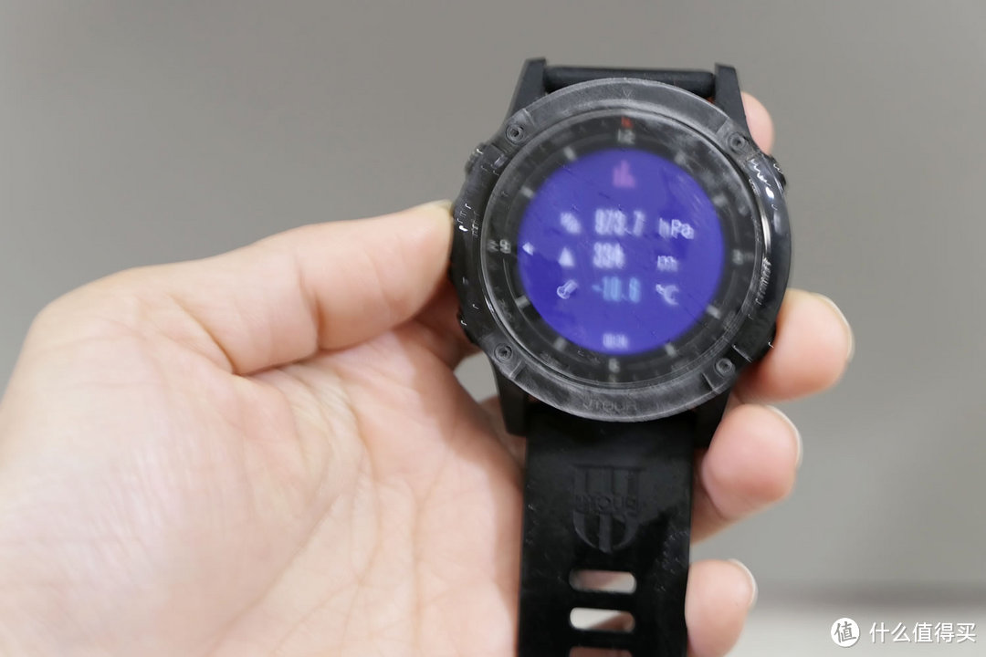 抗得过冷冻经得起水洗：硬汉一般的军拓铁腕5X智能户外手表测评